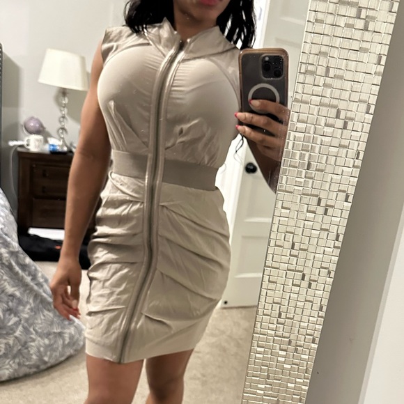 Bebe Dress - Picture 6 of 6